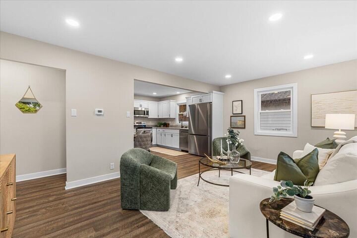 Property Photo: 625 Pleasant Dr WI 53095