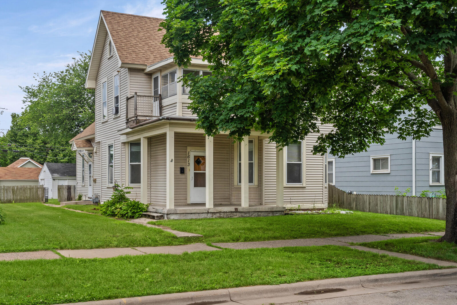 Property Photo: 1611-1613 Liberty St WI 54603