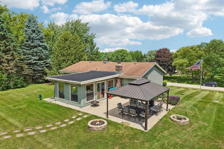 Property Photo: S86w31341 Meyer Dr WI 53149