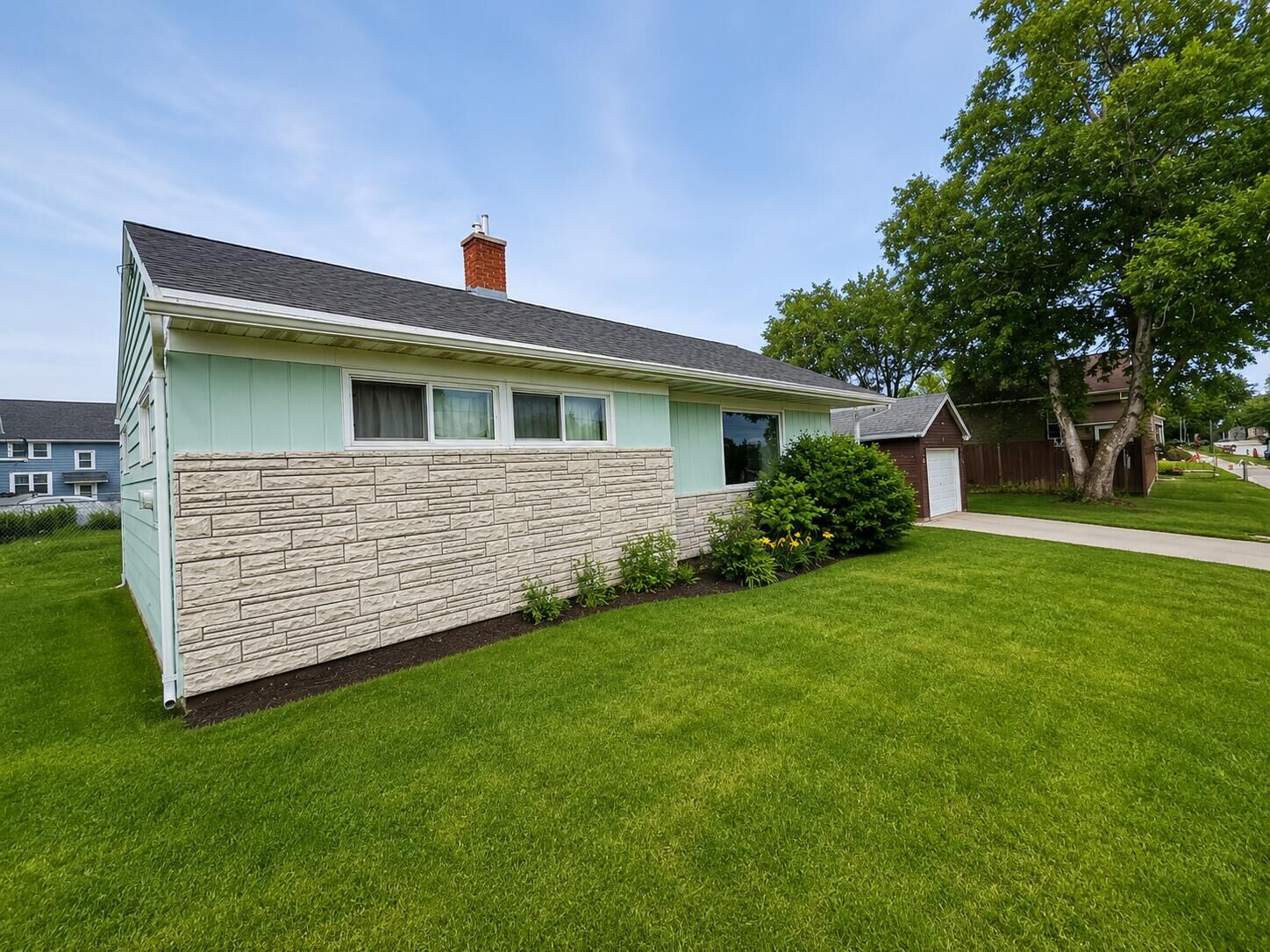 Property Photo: 2310 Hamilton St WI 54220
