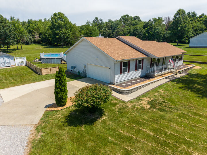 Property Photo: 12084 E Hutchison Road IL 62864