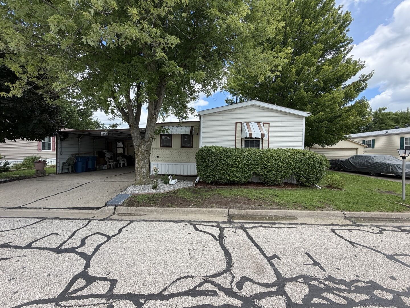 Property Photo:  1352 13th Street 1352  IL 61704 