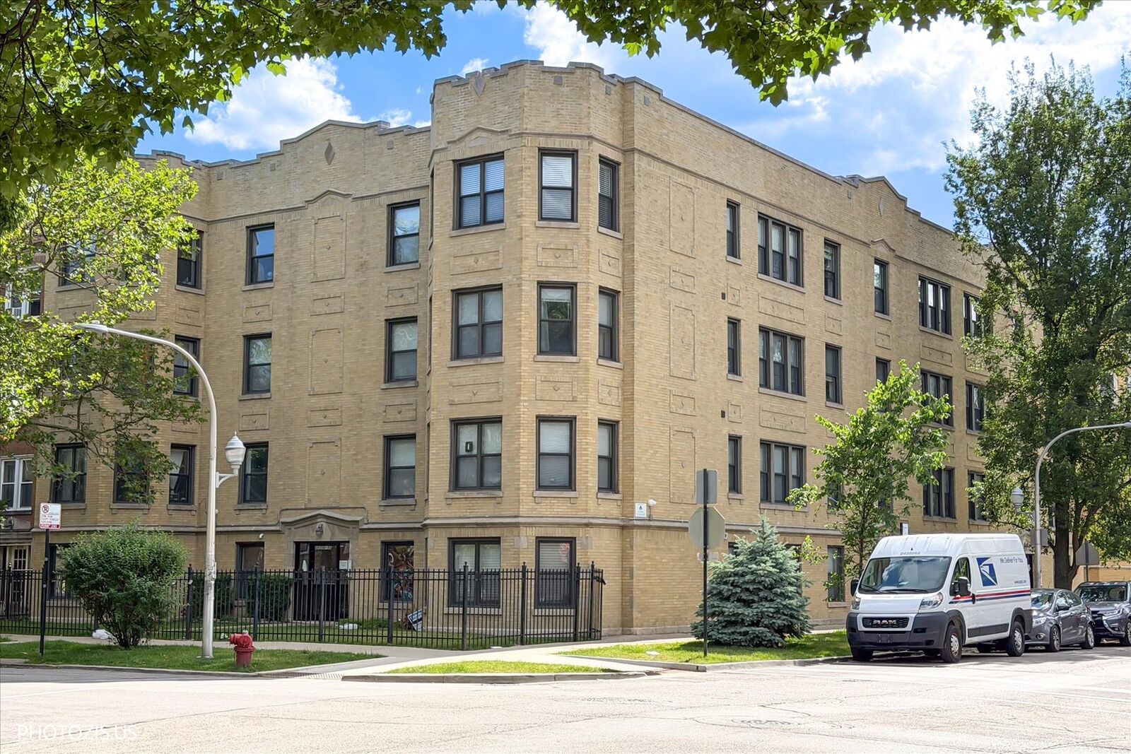 Property Photo: 6254 N Bell Avenue T IL 60659