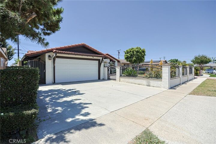 Property Photo:  14871 Booney  CA 92683 