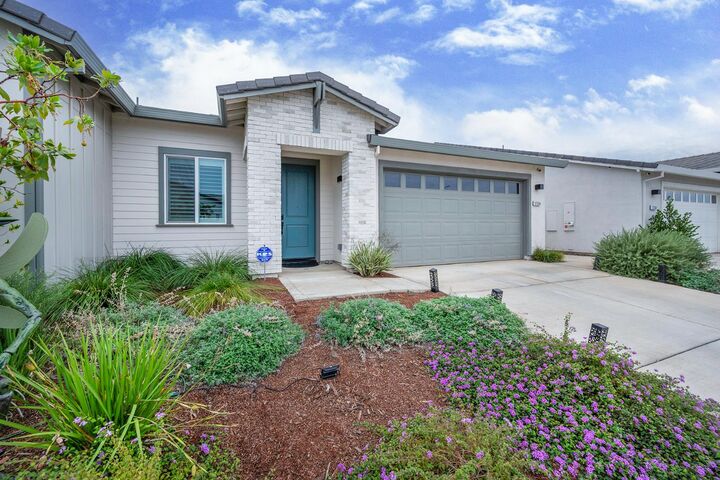 Property Photo:  12164 Solis Way  CA 95742 