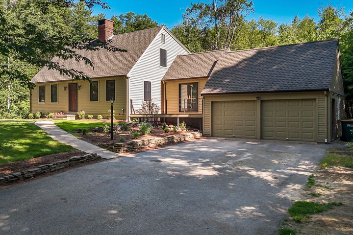 Property Photo:  11 Ridgewood Drive  NH 03848 