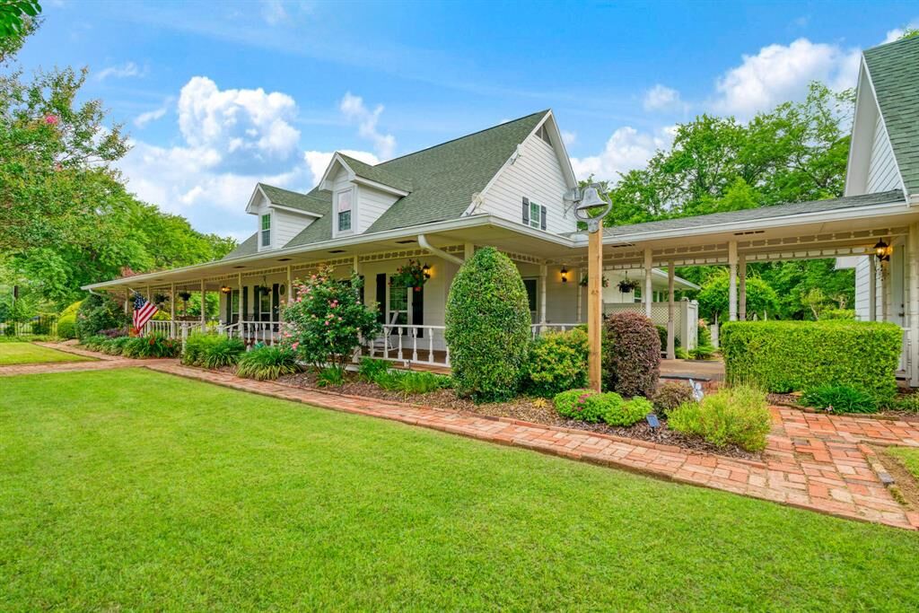 Property Photo:  146 County Road 33985  TX 75473 