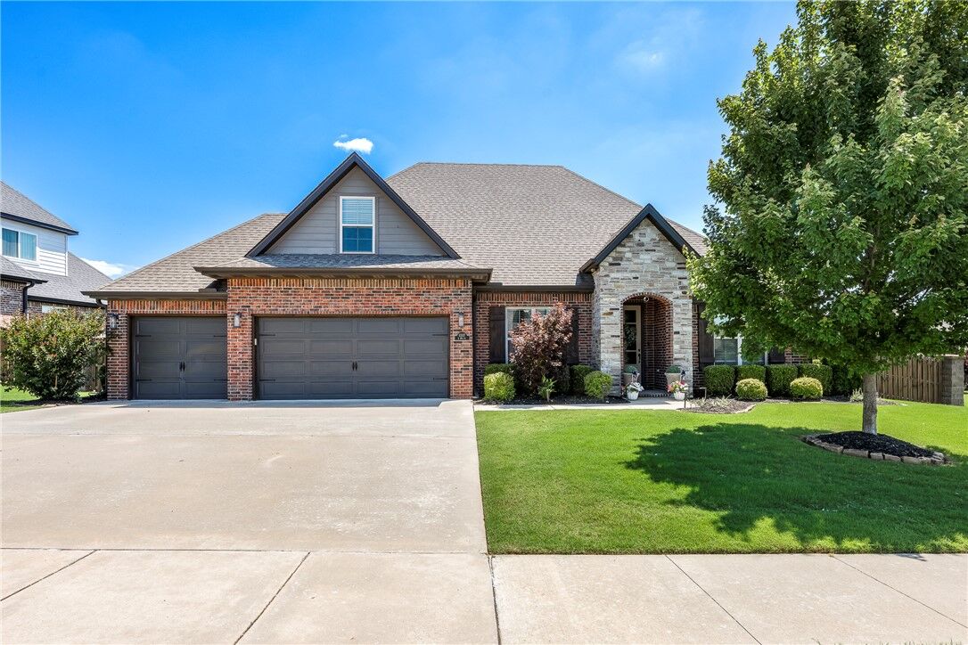 Property Photo:  6307 S 49th Street  AR 72758 