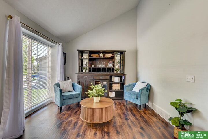 Property Photo: 827 Fenwick Street NE 68046
