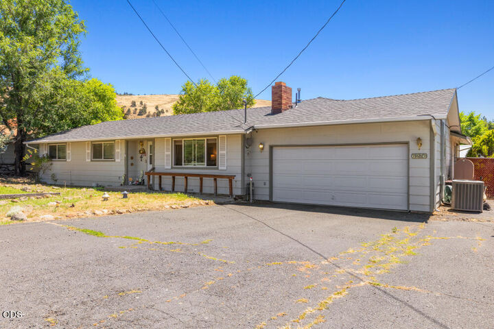 Property Photo:  6236 Cherry Way  OR 97603 