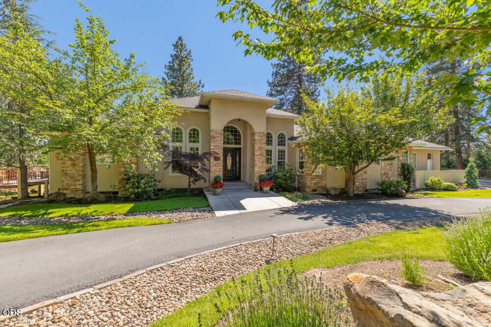 Property Photo: 11810 Merganser Road OR 97601