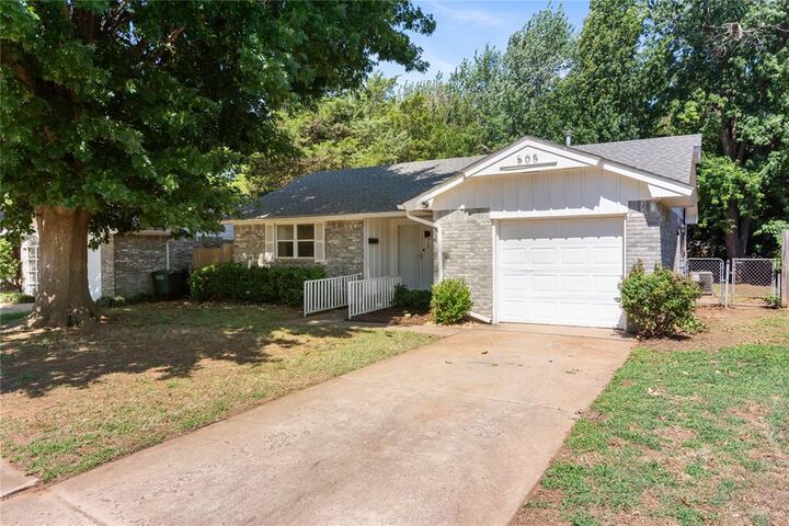 Property Photo: 505 Meadow Lake Drive OK 73003