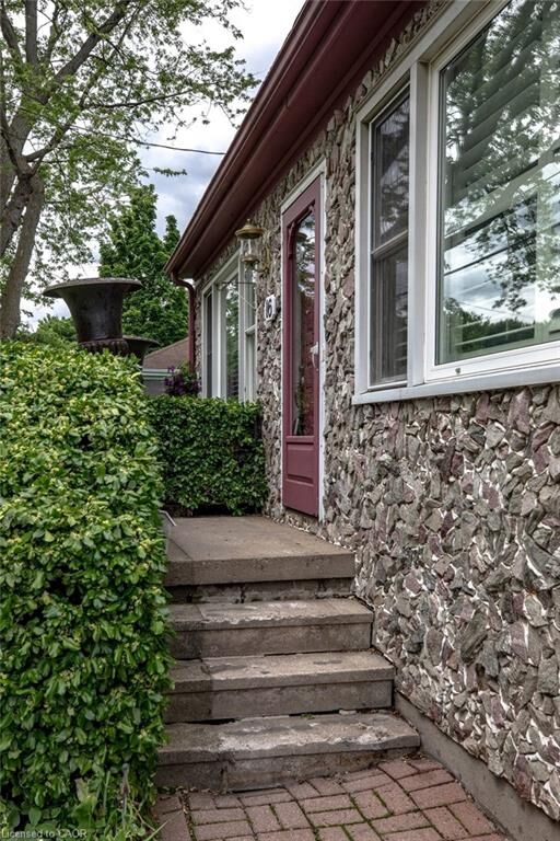 Photo de la propriété:  16 Sussex Street  ON L8S 2E1 