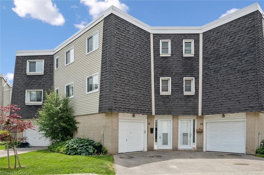 Property Photo:  60 Elmsdale Drive 25  ON N2E 2G4 