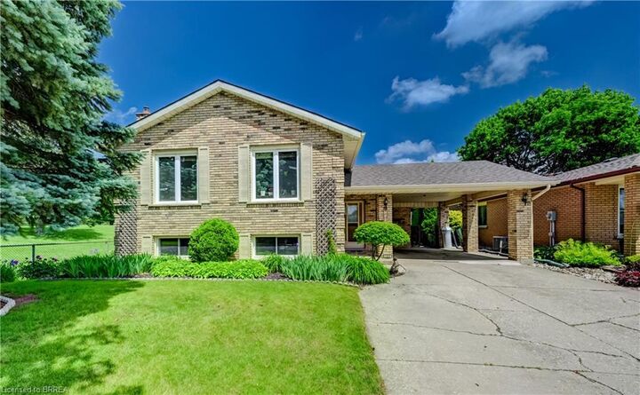 180 Balmoral Drive — photo 1