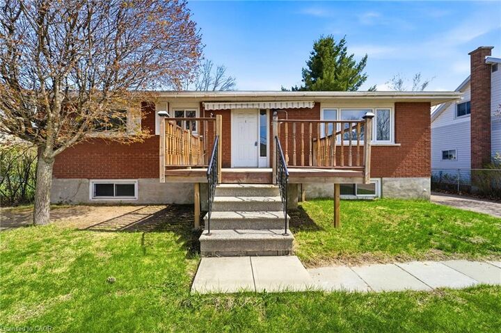 Property Photo:  625 First Avenue  ON K8A 5E3 