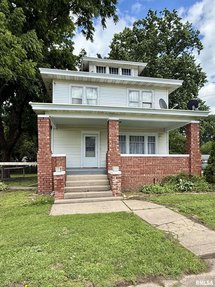 Property Photo:  121 S Main Street  IL 61458 