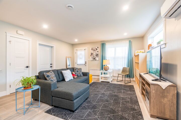 33-35 Aidan Street — photo 1