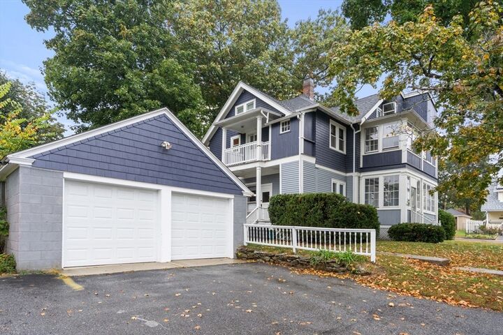 Property Photo:  2 Calumet Ave 2  MA 01606 
