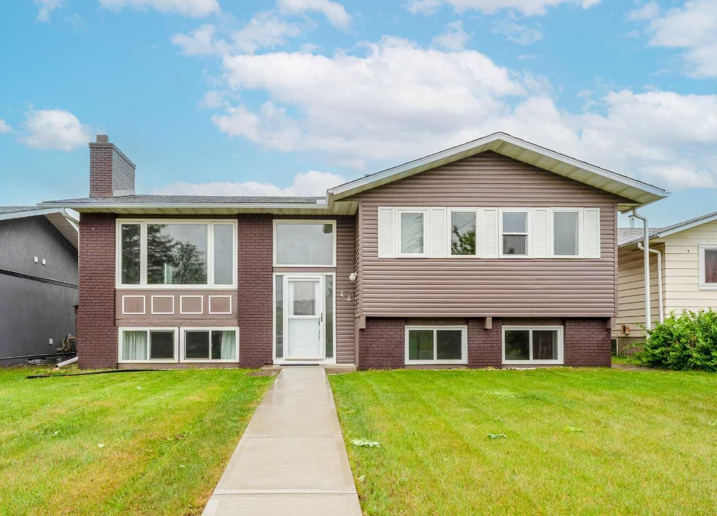Property Photo: 44 Whiteridge Place NE AB T1Y 2Y6