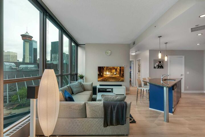 Property Photo: 220 12 Avenue SE 2001 AB T2G 0R5