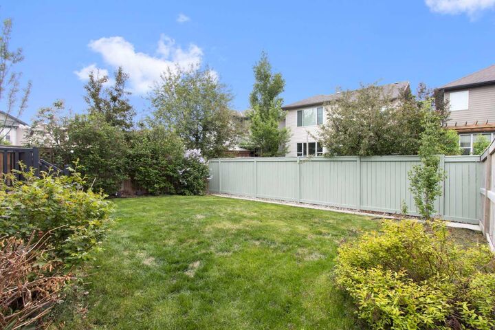 Property Photo:  116 Brightoncrest Manor SE  AB T2Z 1A3 