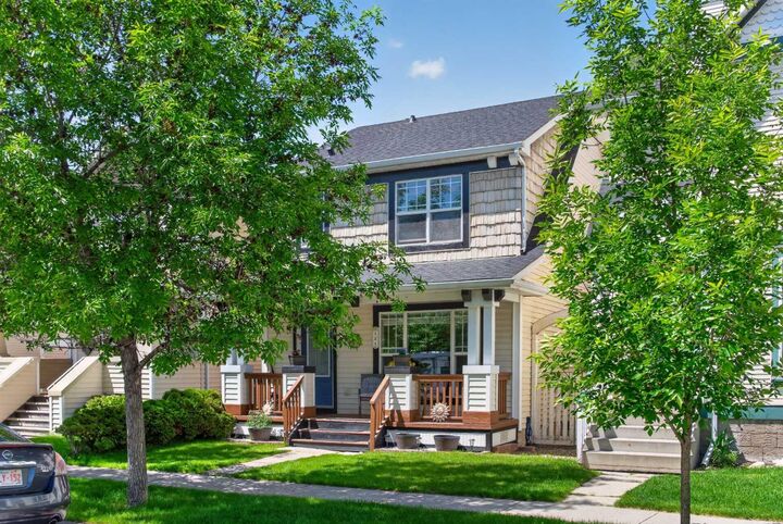Property Photo:  121 Prestwick Park SE  AB T2Z 3L6 