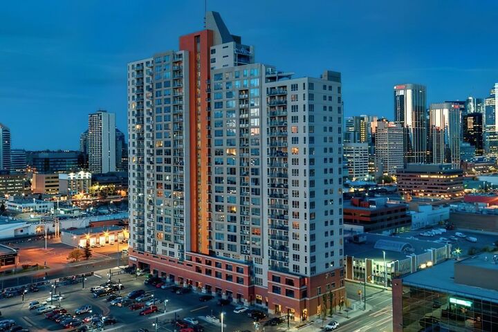 1053 10 Street SW 1005 — photo 1