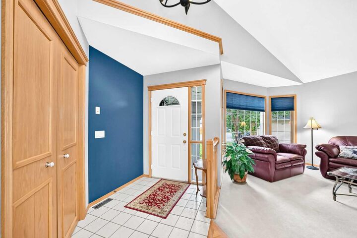 Property Photo:  69 Douglas Woods Manor SE  AB T2Z 2E8 