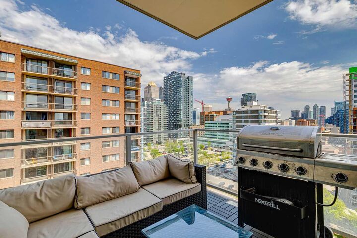Property Photo:  626 14 Avenue SW 1203  AB T2R 0X4 