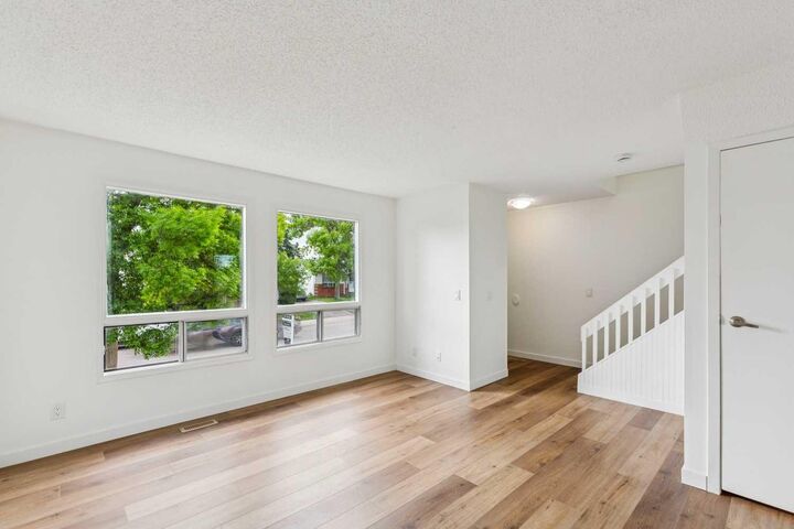 Property Photo: 32 Castleglen Way NE AB T3J 1T3