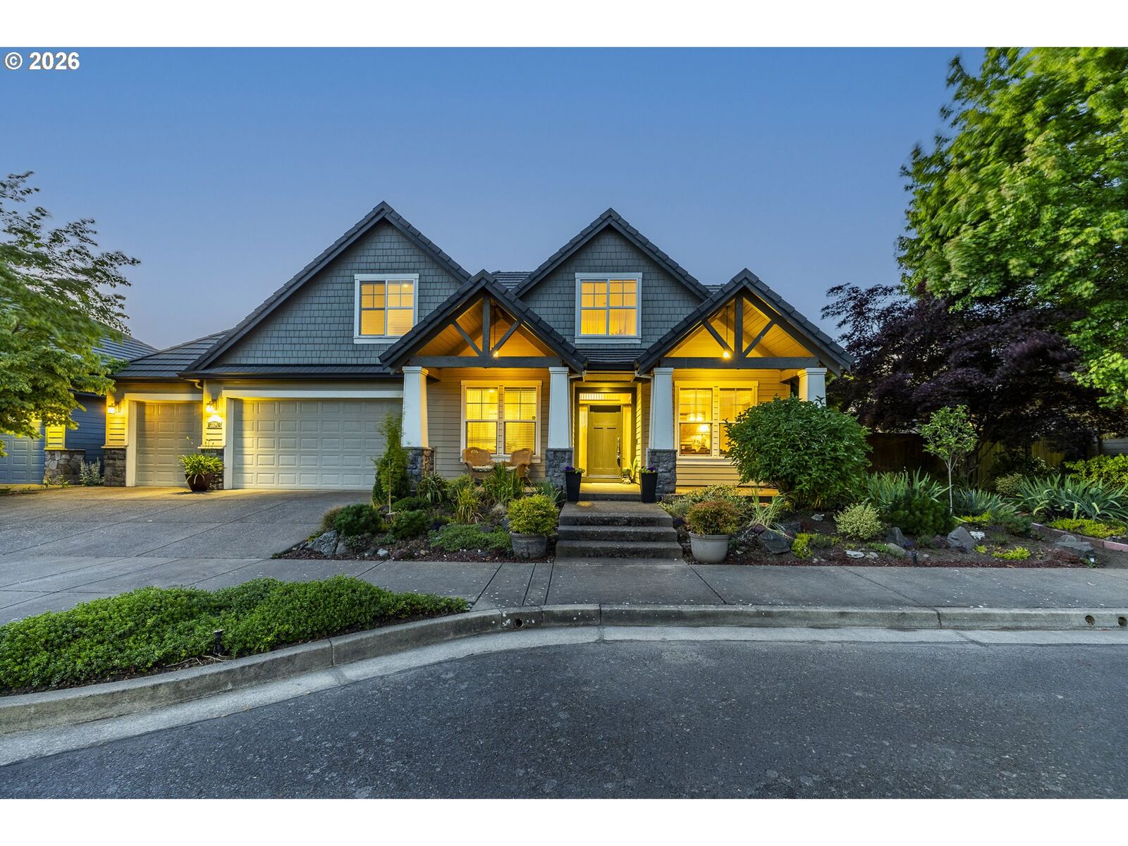 Property Photo:  2299 Avengale Dr  OR 97408 