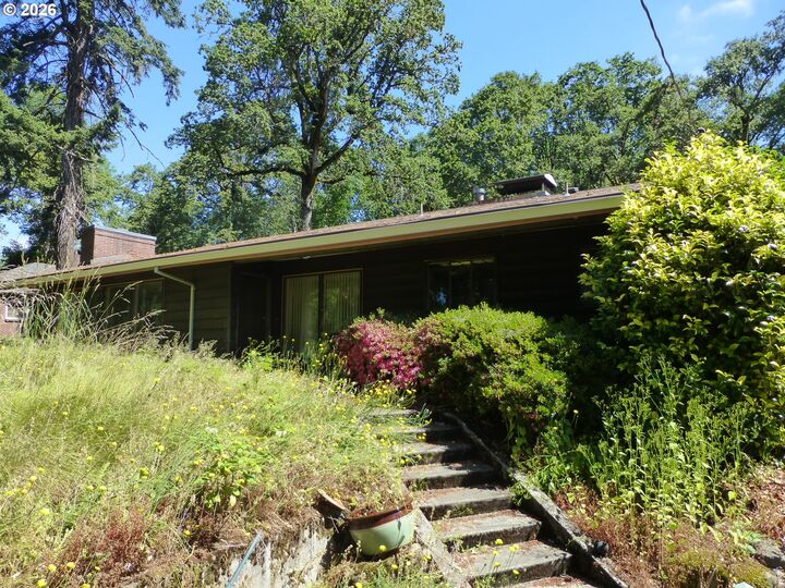 Property Photo: 16222 SE Oatfield Rd OR 97267