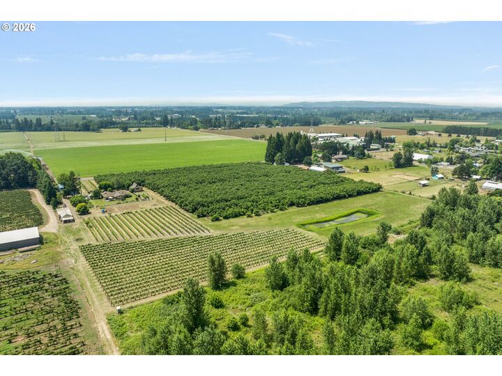 Property Photo: 30248 S Barlow Rd OR 97032