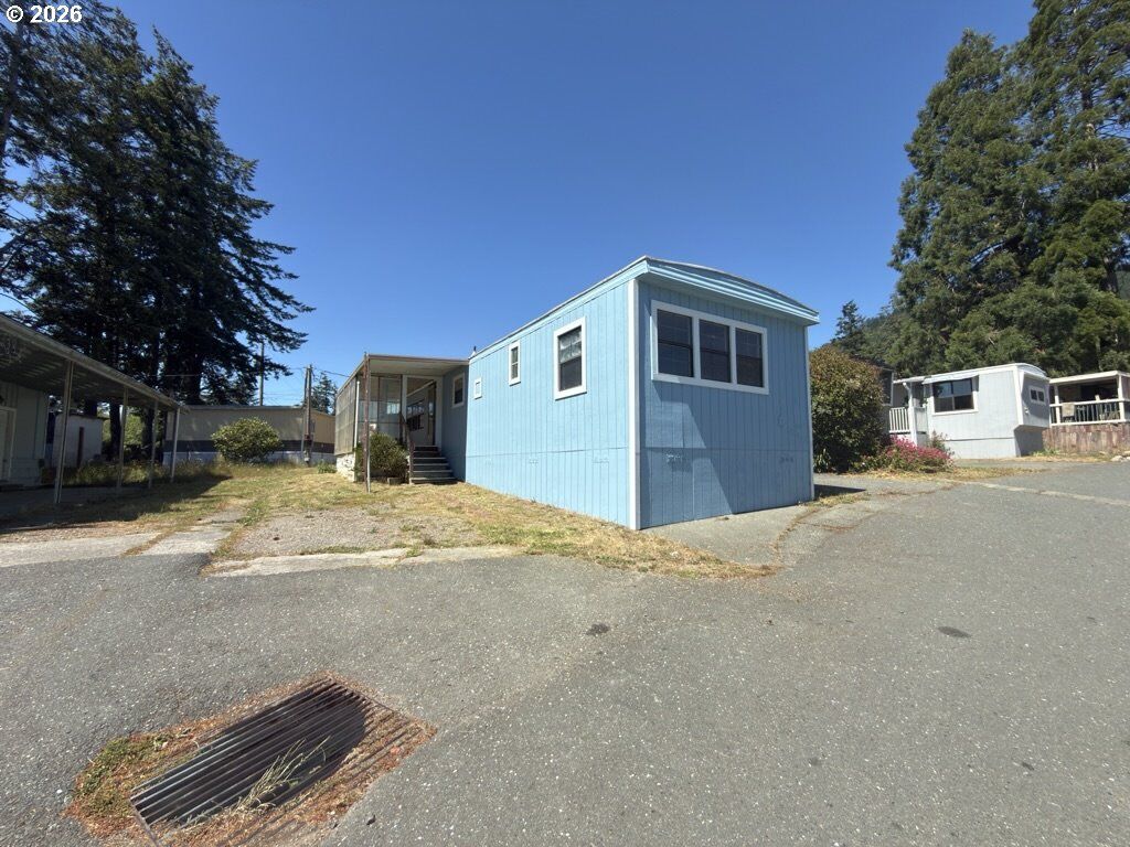 Property Photo: 97883 Court St 31 OR 97415