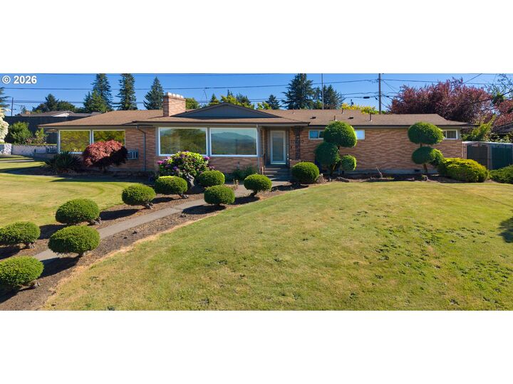 Property Photo: 12640 NE Rose Pkwy OR 97230