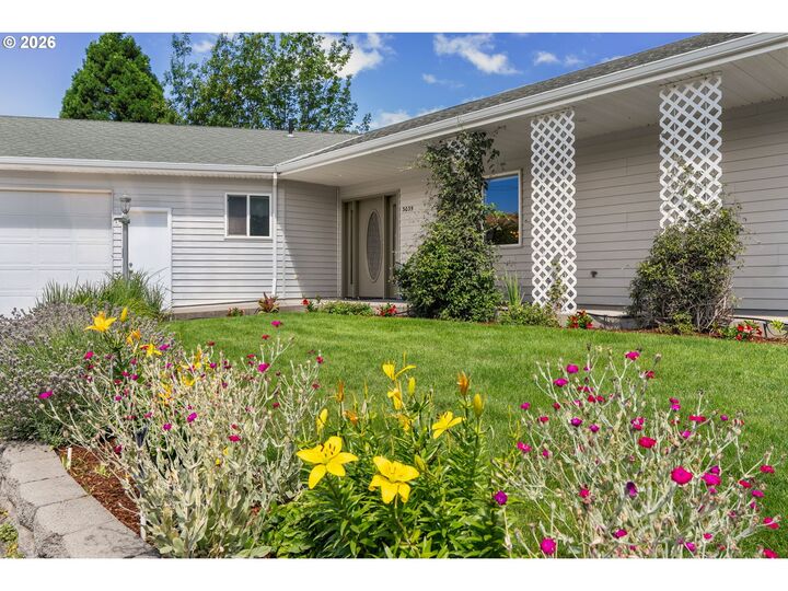 Property Photo:  3035 E 12th St  OR 97058 