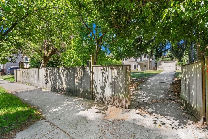 Property Photo: 1443 22nd Avenue WA 98122