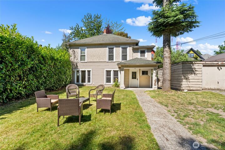 Property Photo:  1443  22nd Avenue  WA 98122 