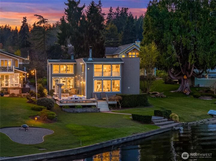 Property Photo: 3418 W Lake Sammamish Parkway SE WA 98008