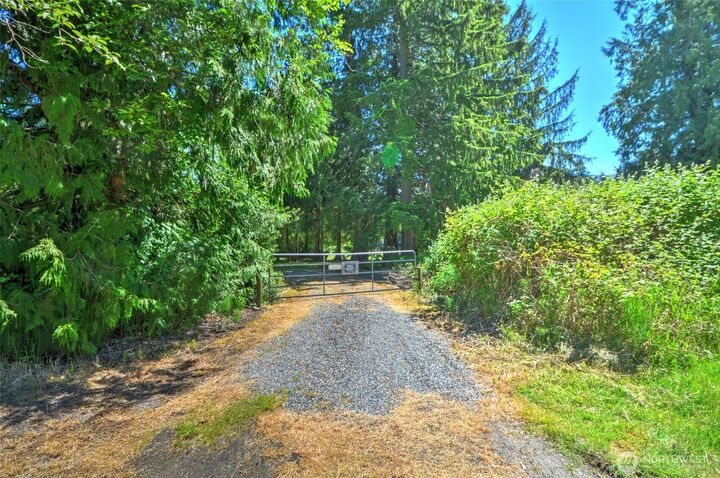 Property Photo: 3038 Beaver Place WA 98284