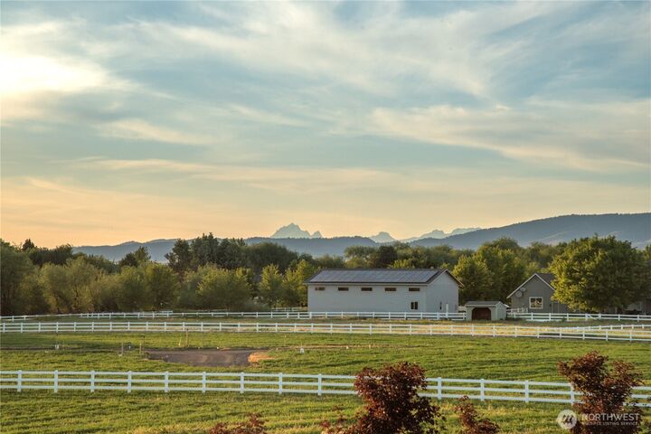 Property Photo:  1 B  Look Road  WA 98926 
