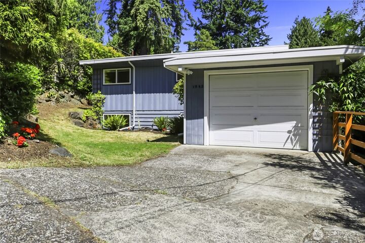 Property Photo: 1542 NE 96th Street WA 98115