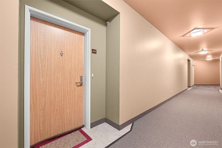 Property Photo:  516  Darby Drive 309  WA 98226 