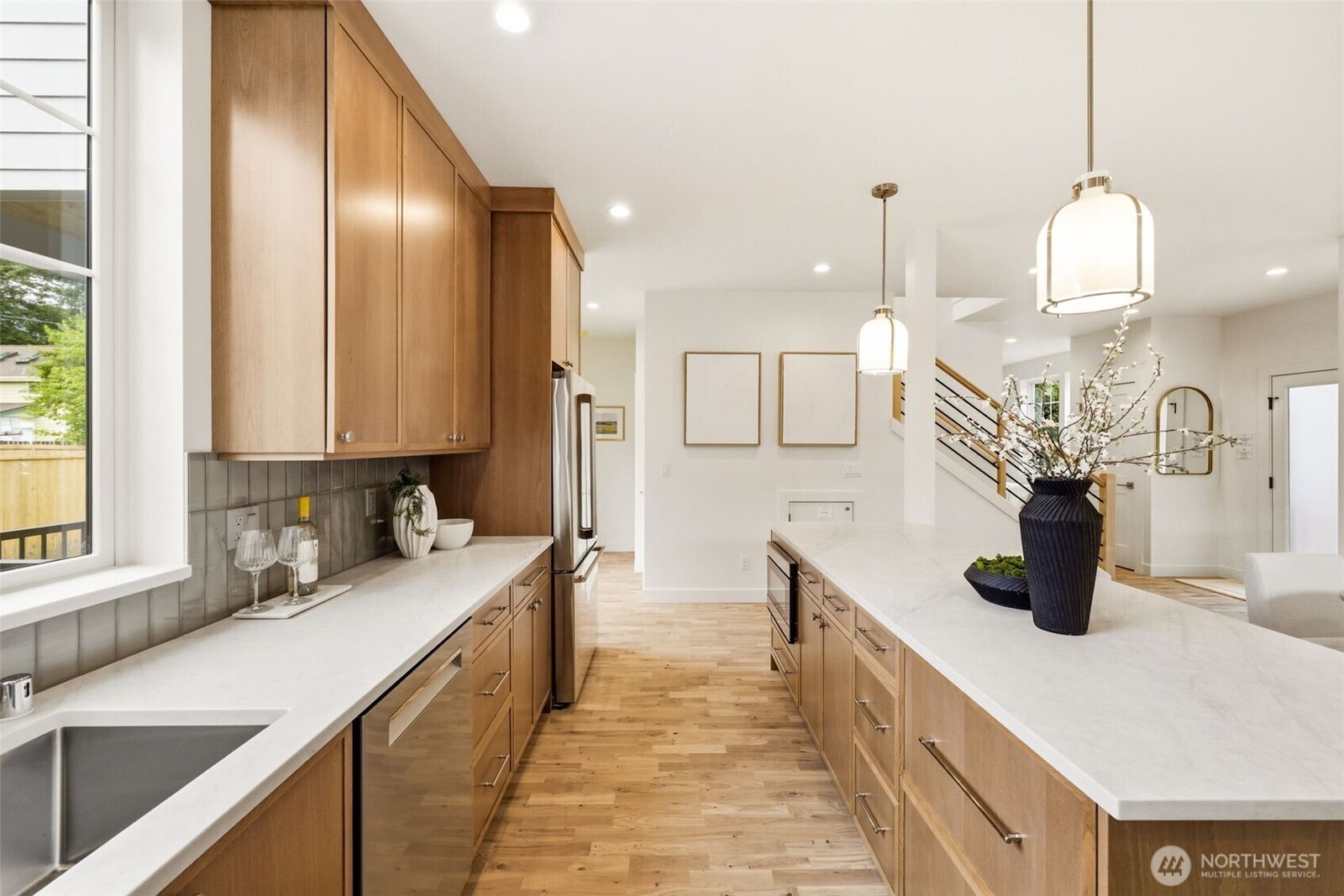 Property Photo:  315 SE Andrews Street  WA 98027 