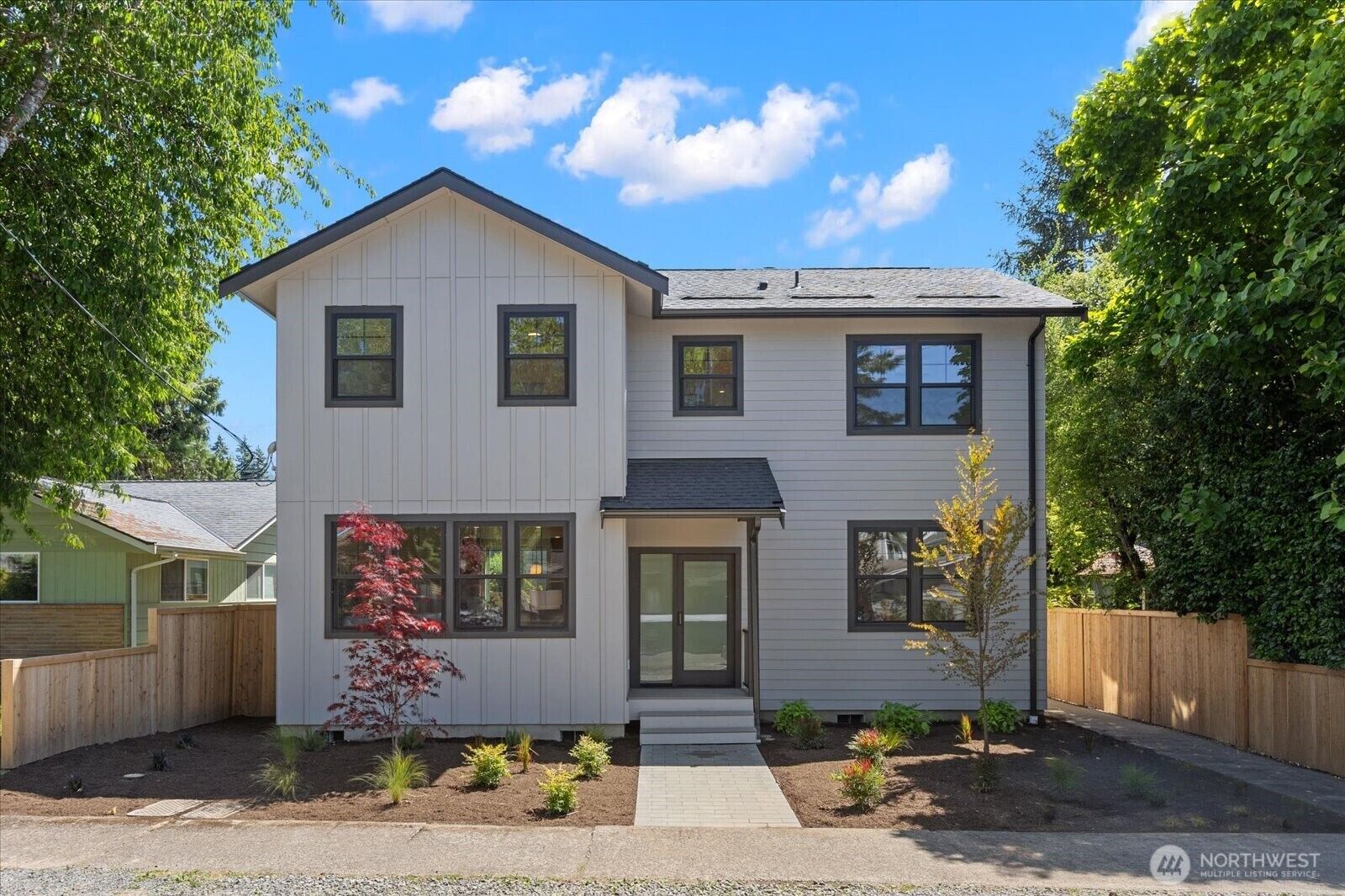 Property Photo: 315 SE Andrews Street WA 98027