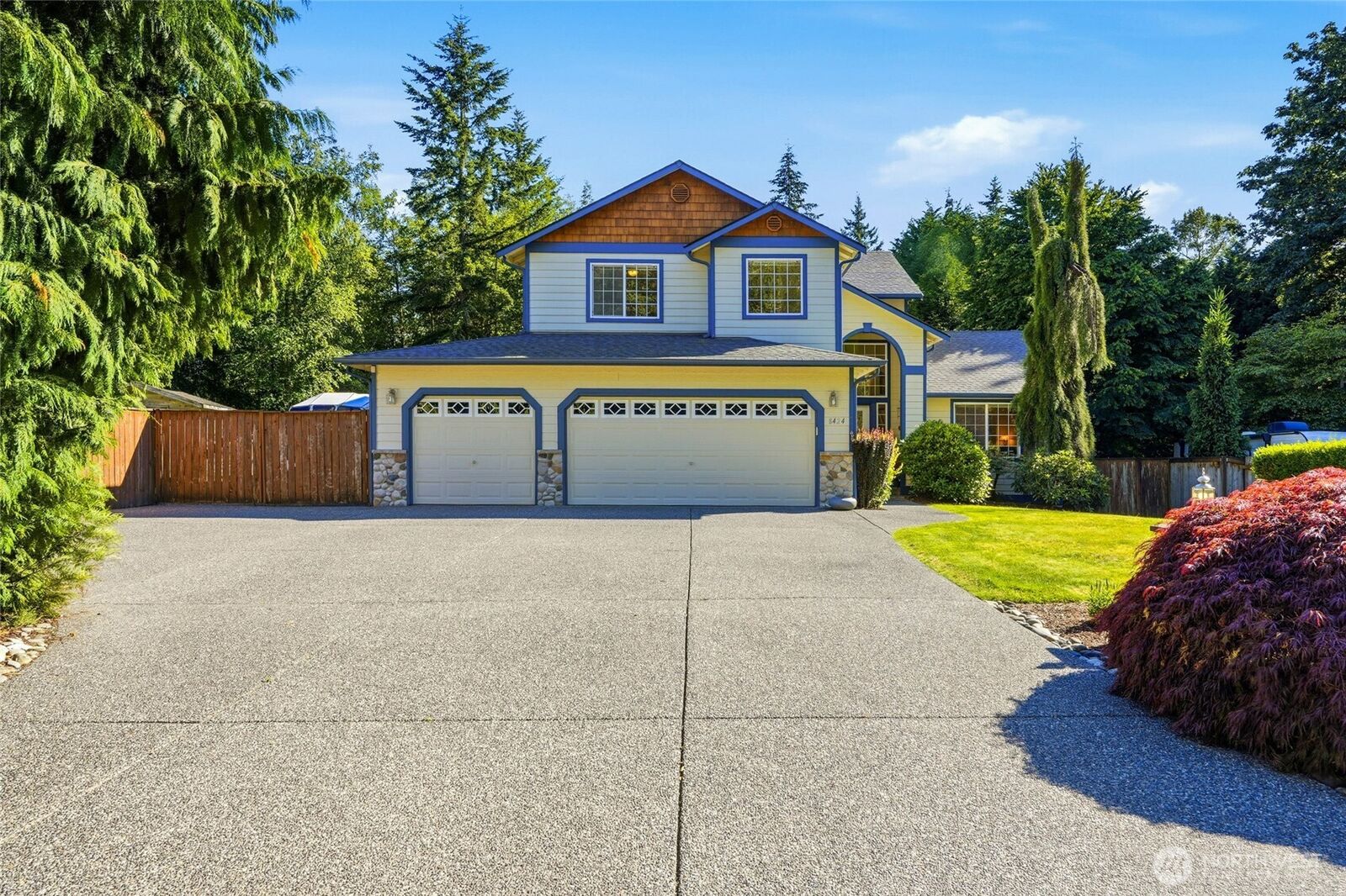 Property Photo: 8424 96th Street NE WA 98270