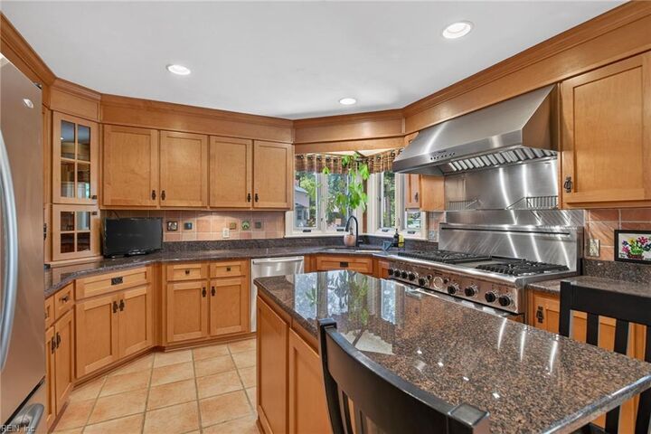 Property Photo: 1006 Seville Dr VA 23322