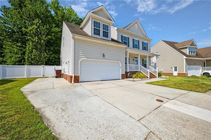 Property Photo:  712 Creekwood Dr  VA 23323 