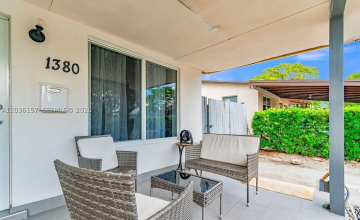 Property Photo: 1380 SW 34th Ave FL 33312